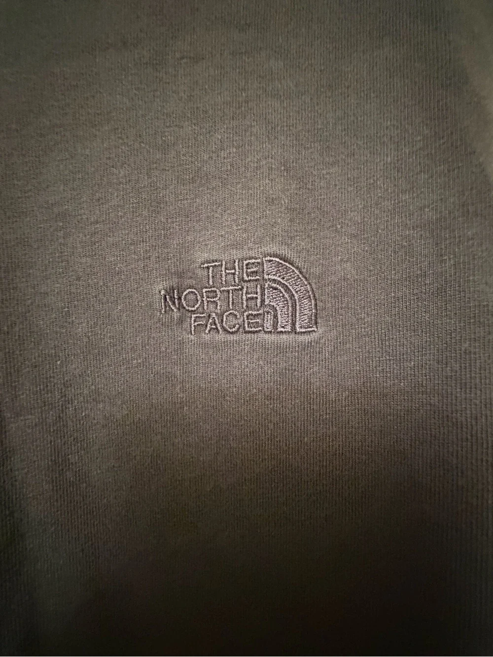 The North Face Men’s XXL Gray Long Sleeve Crewneck T-Shirt 100% Cotton Logo Tee